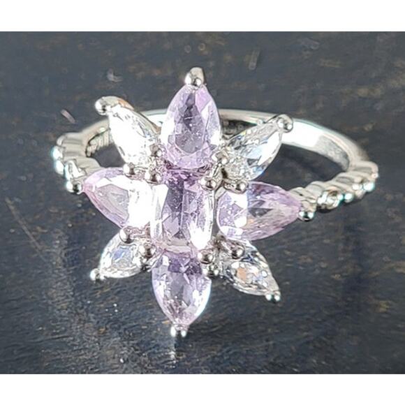 Exquisite Rhodium-Plated Size 9 Floral Ring with Lavender Gemstones - Picture 2 of 11